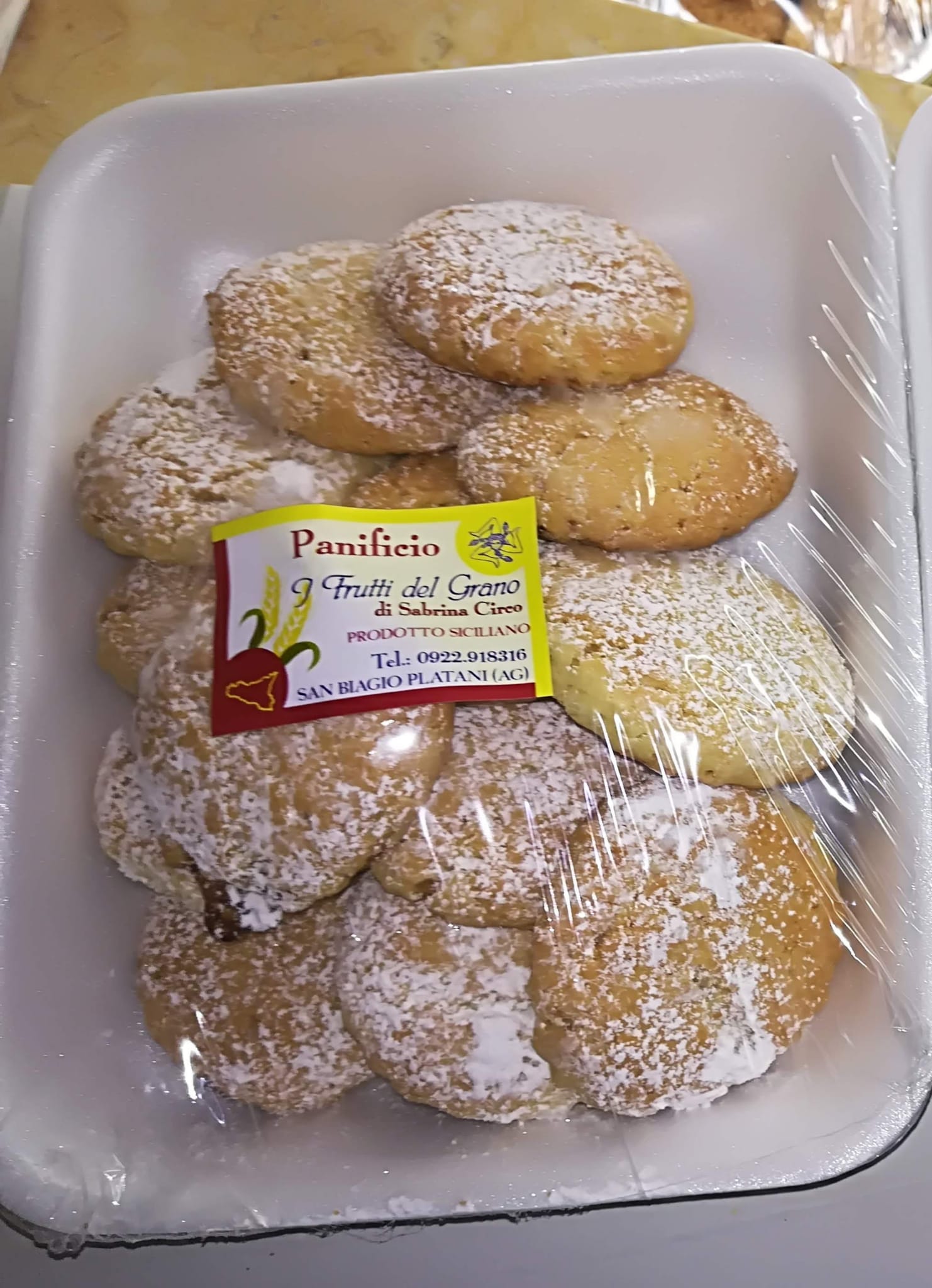 Biscotti ripieni di marmellata