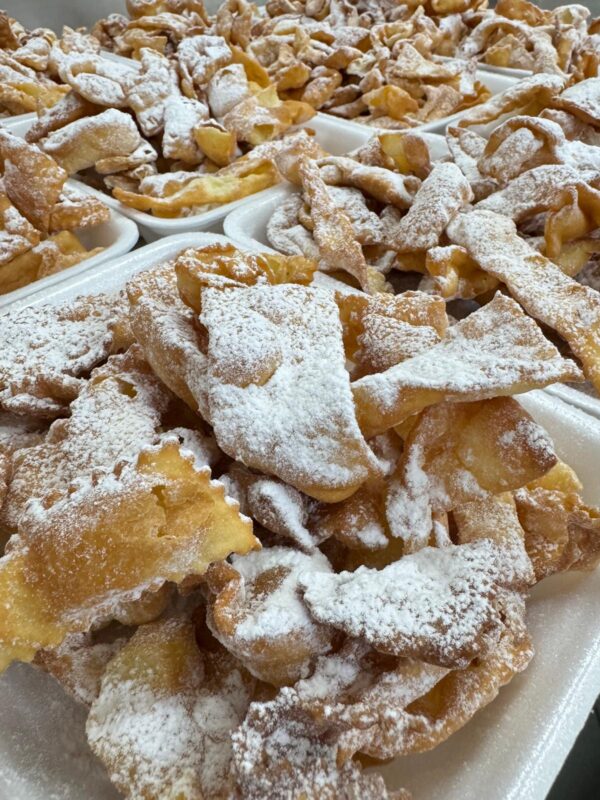 Chiacchiere con lo zucchero