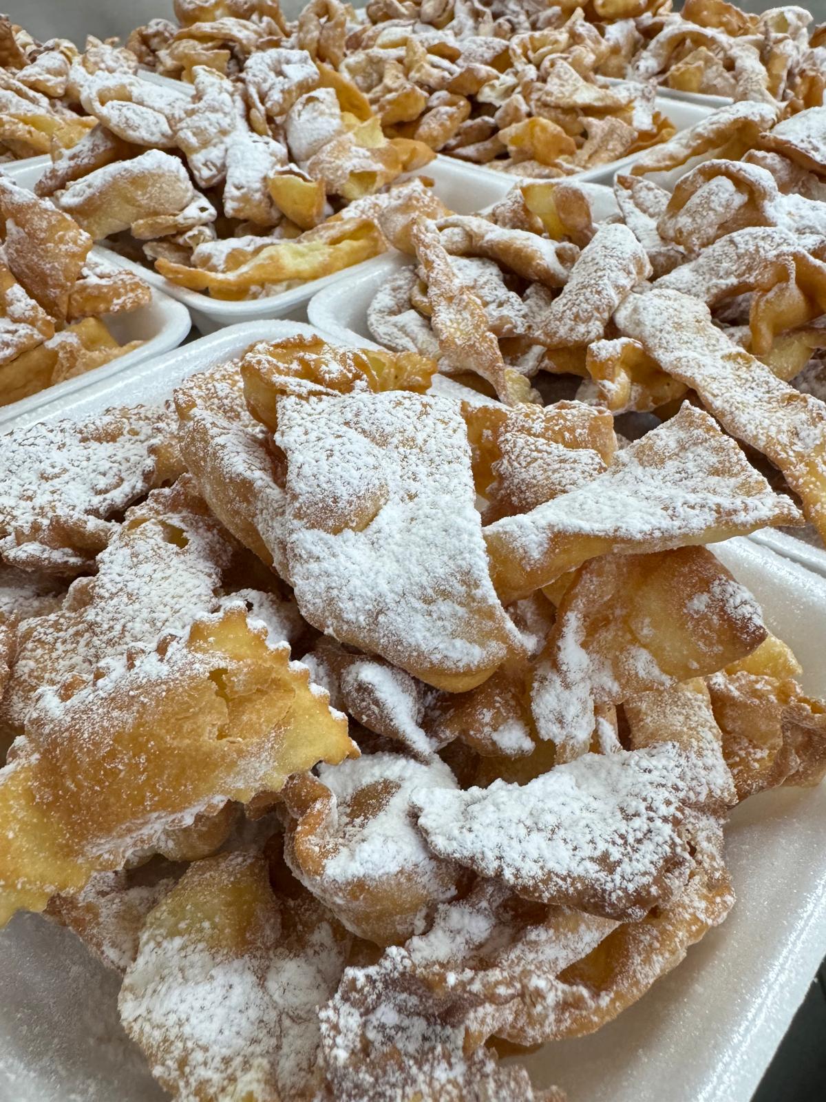 Chiacchiere con lo zucchero